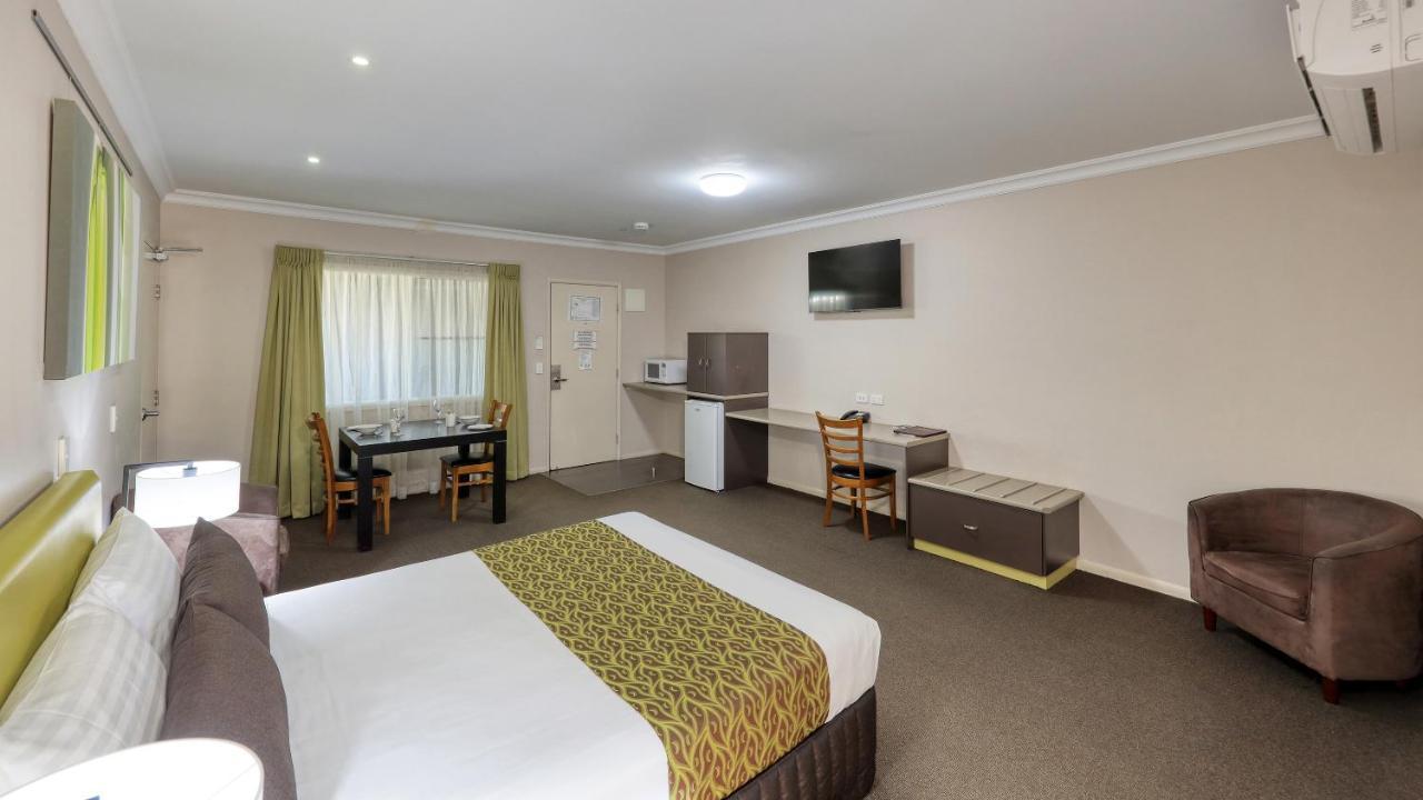 Drovers Motor Inn Дэлби Экстерьер фото