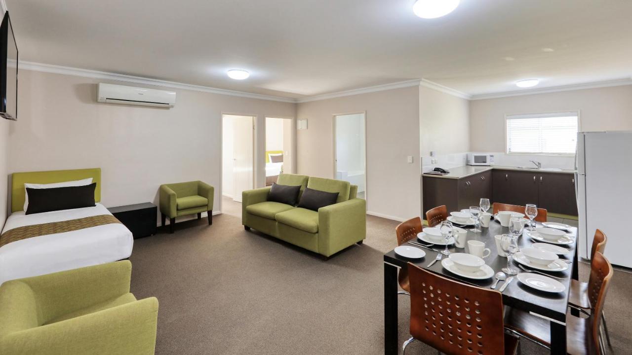 Drovers Motor Inn Дэлби Экстерьер фото